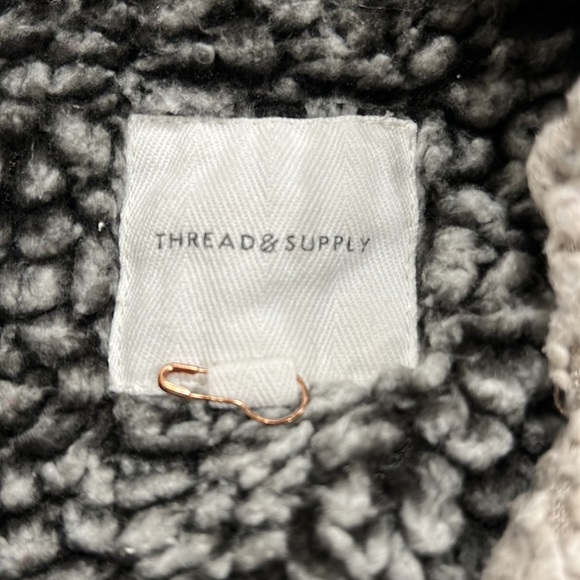 Fuzzy hoodie - Picture 2 of 3